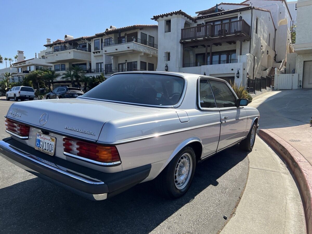 1982 Mercedes-Benz 300-Series CDT - photo 4