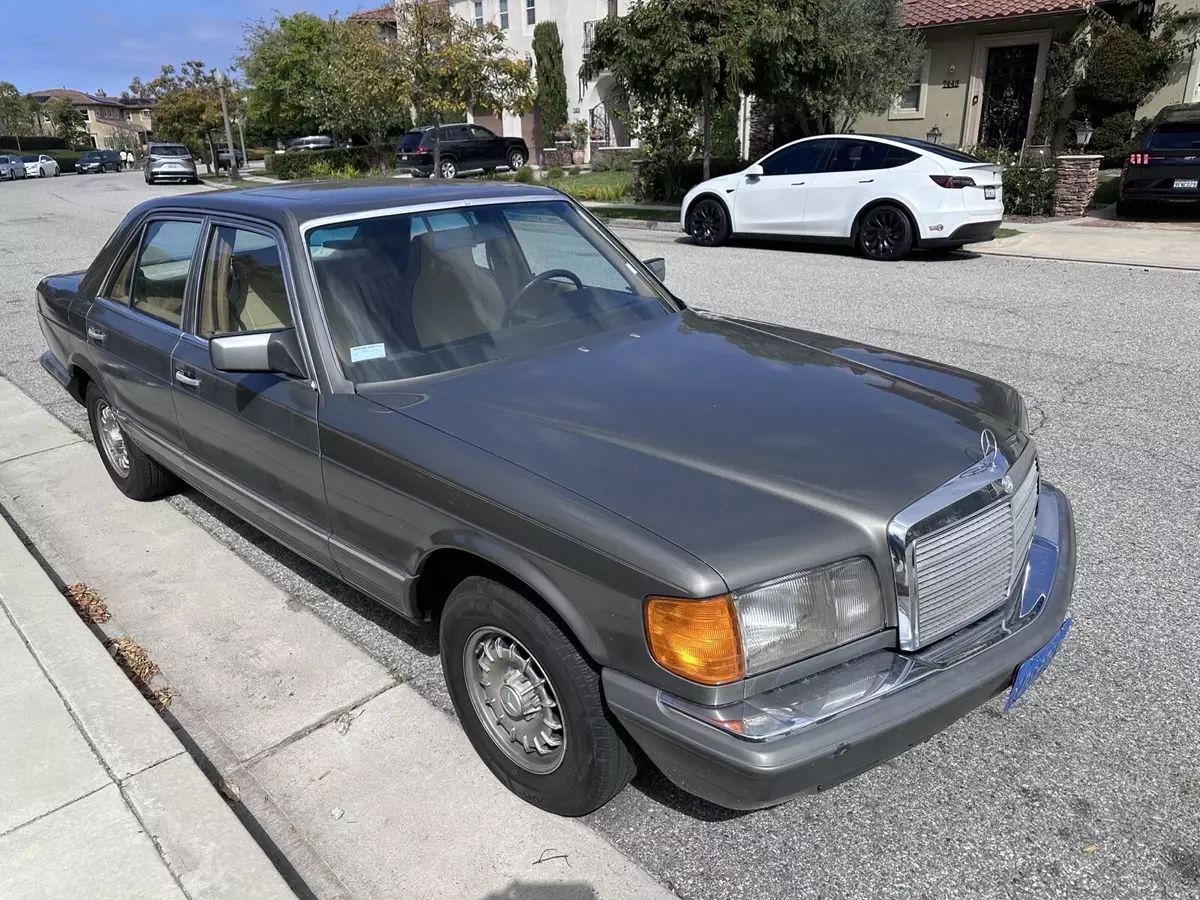 1982 Mercedes-Benz 300-Series Sedan Brown SD 1982 Mercedes-Benz 300-Series SD