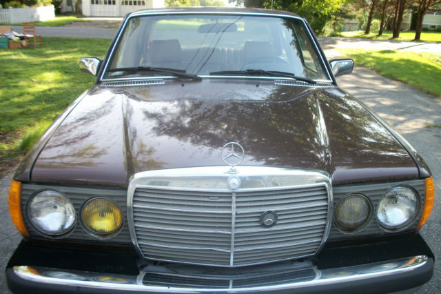 1982 Mercedes-Benz 300-Series Turbo Diesel 1982 Mercedes-Benz 300-Series