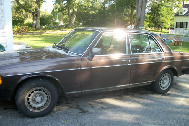 1982 Mercedes-Benz 300-Series - photo 2