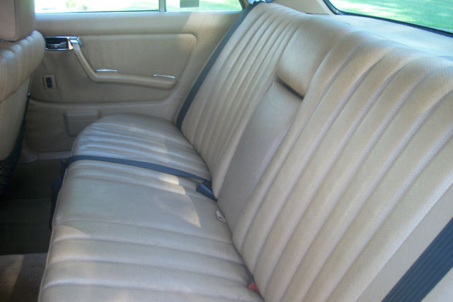 1982 Mercedes-Benz 300-Series - photo 4