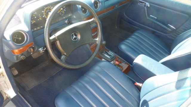 1982 Mercedes-Benz 300-Series - photo 3
