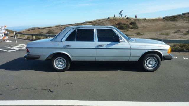 1982 Mercedes-Benz 300-Series - photo 8