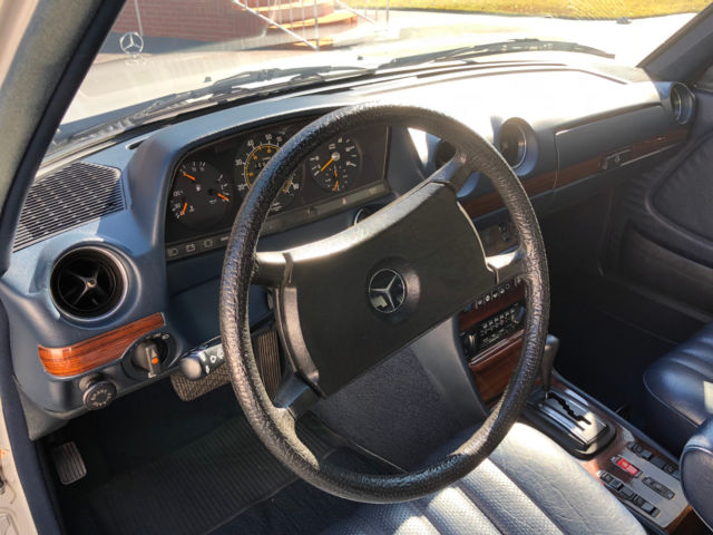 1982 Mercedes-Benz 300-Series - photo 5