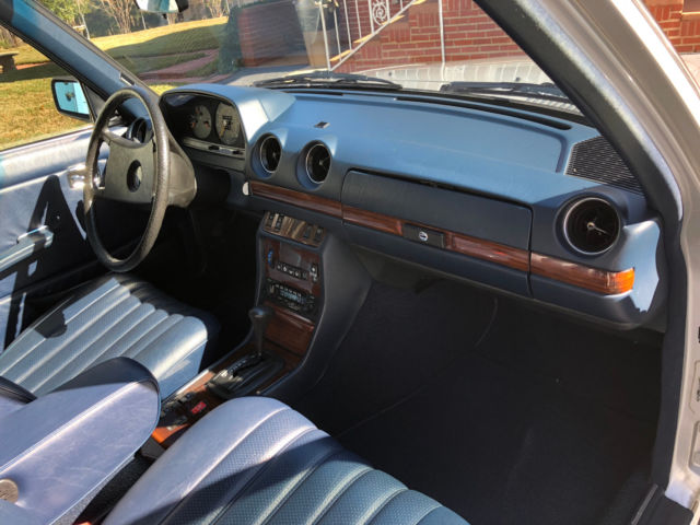 1982 Mercedes-Benz 300-Series - photo 6