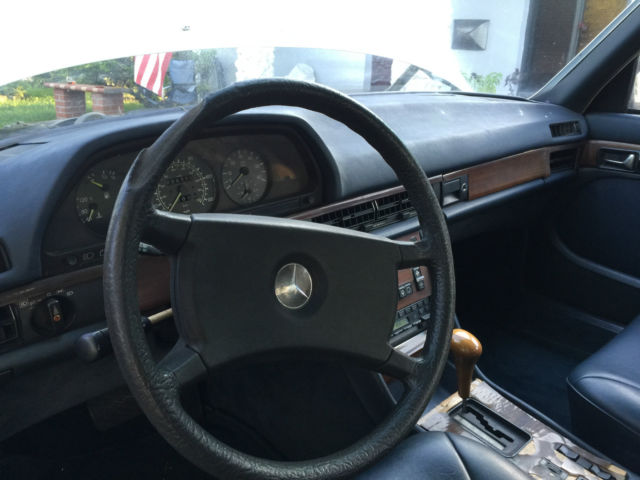 1982 Mercedes-Benz 300-Series - photo 2