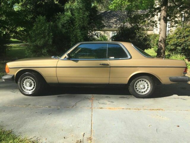 1982 Mercedes-Benz 300-Series 300CD - photo 12
