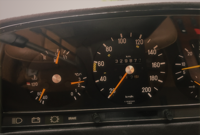 1982 Mercedes-Benz 300-Series 300CD - photo 2