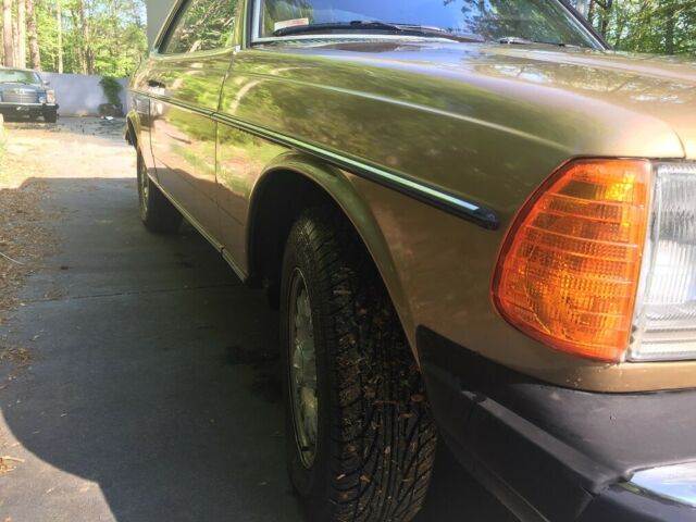 1982 Mercedes-Benz 300-Series 300CD - photo 4