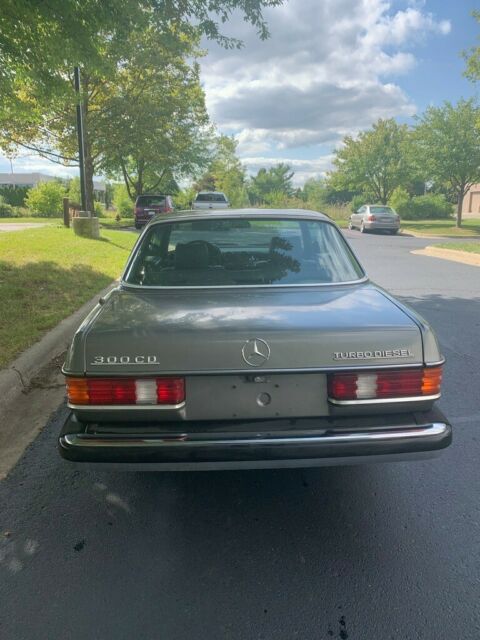 1982 Mercedes-Benz 300-Series - photo 5