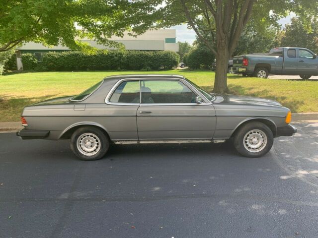 1982 Mercedes-Benz 300-Series - photo 7