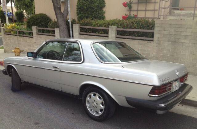1982 Mercedes-Benz 300-Series - photo 5