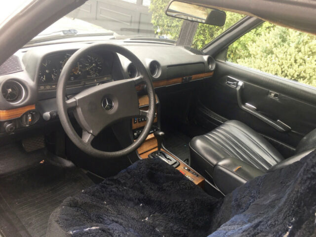 1982 Mercedes-Benz 300-Series - photo 8