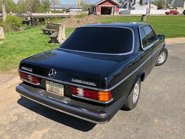 1982 Mercedes-Benz 300-Series - photo 2