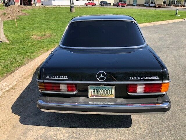 1982 Mercedes-Benz 300-Series - photo 3