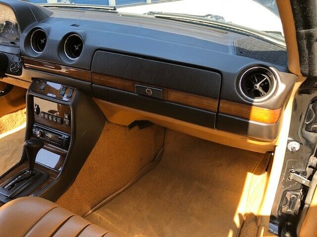 1982 Mercedes-Benz 300-Series - photo 9