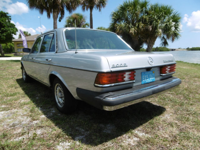 1982 Mercedes-Benz 300-Series - photo 5