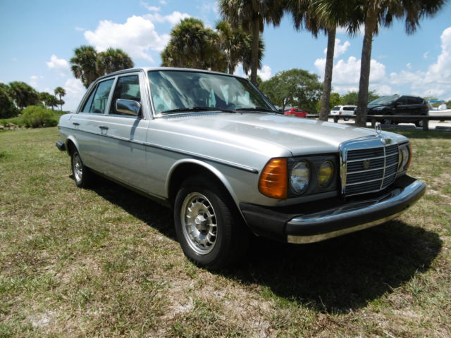 1982 Mercedes-Benz 300-Series - photo 6