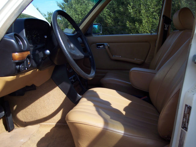 1982 Mercedes-Benz 300-Series - photo 12