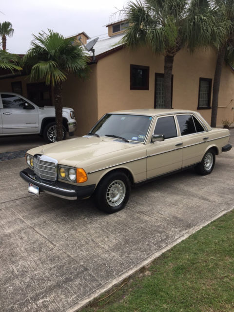 1982 Mercedes-Benz 300-Series 300 D