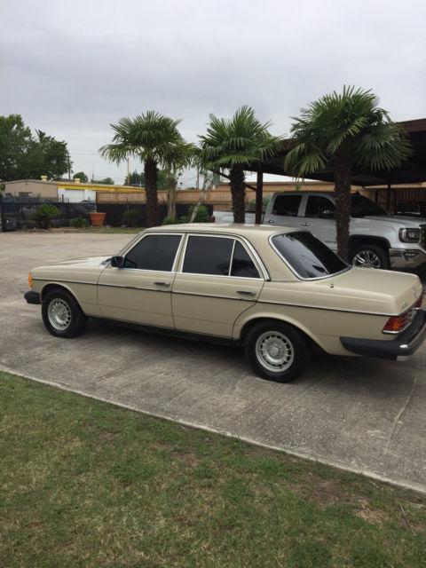 1982 Mercedes-Benz 300-Series 300 D - photo 3