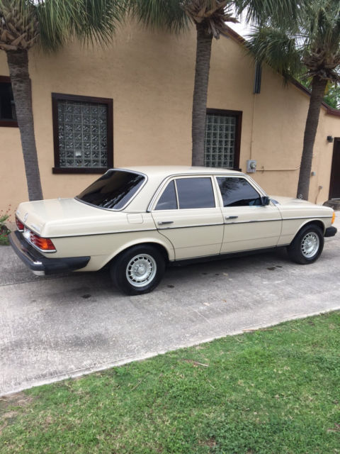1982 Mercedes-Benz 300-Series 300 D - photo 4