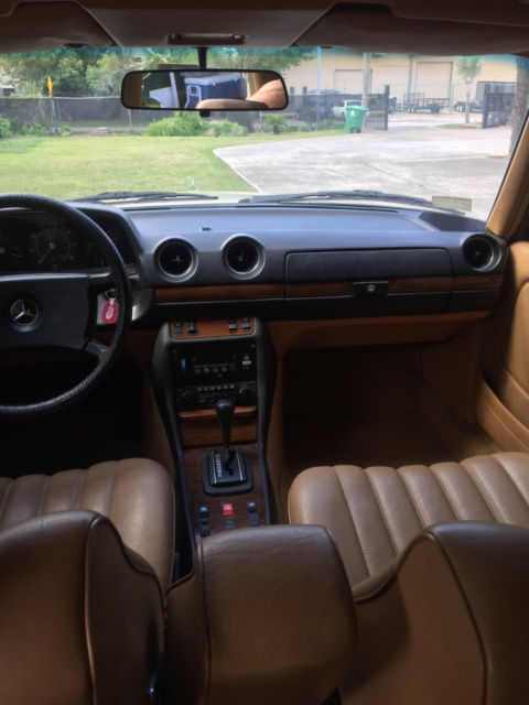 1982 Mercedes-Benz 300-Series 300 D - photo 8