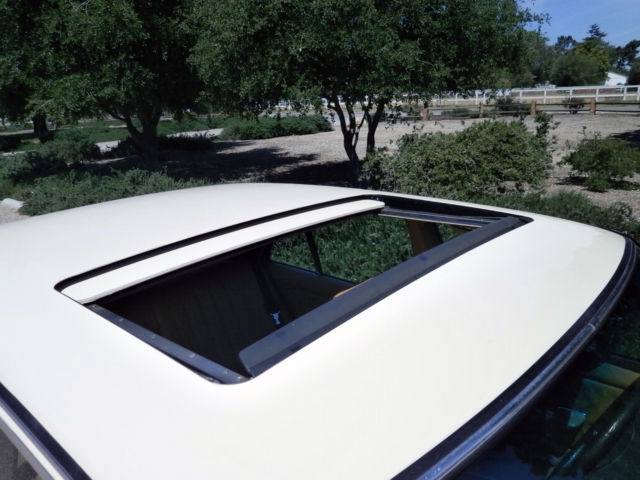 1982 Mercedes-Benz 300-Series Base Sedan 4-Door - photo 8
