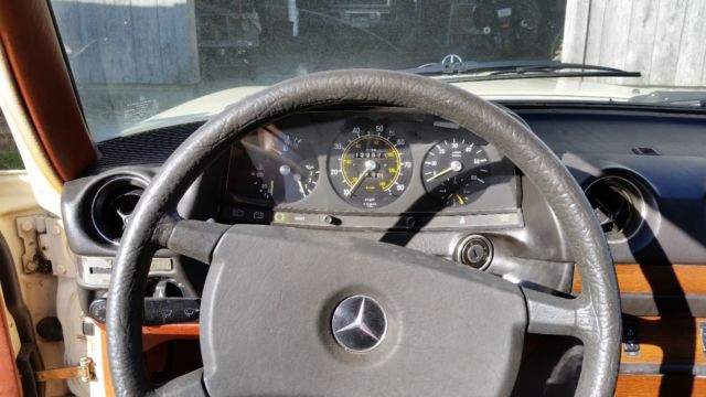 1982 Mercedes-Benz 300-Series - photo 8