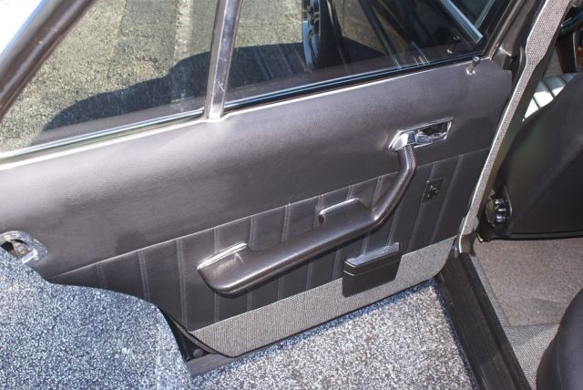 1982 Mercedes-Benz 300-Series 300d Turbo - photo 12