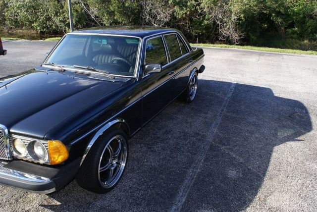 1982 Mercedes-Benz 300-Series 300d Turbo - photo 3