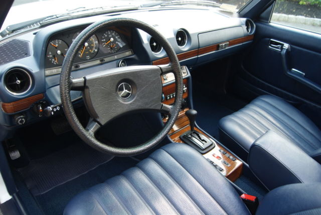 1982 Mercedes-Benz 300-Series Base Sedan 4-Door - photo 11