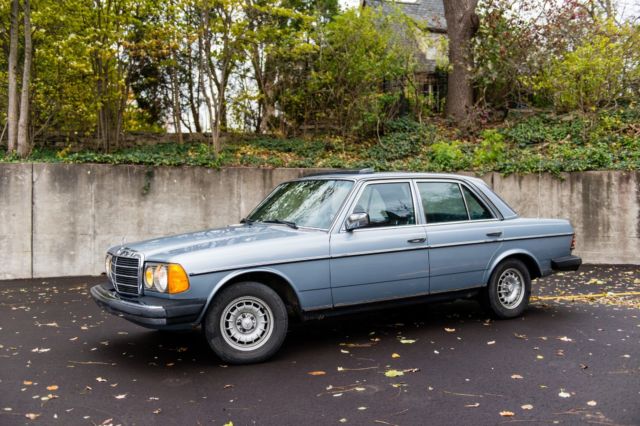 1982 Mercedes-Benz 300D Turbodiesel (one owner, low miles) 1982 Mercedes-Benz 300-Series turbodiesel