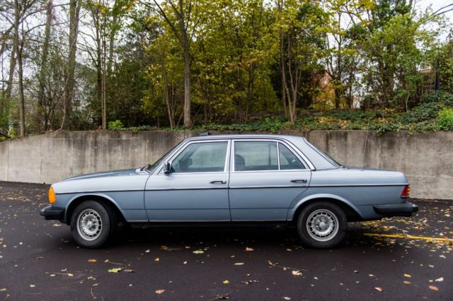 1982 Mercedes-Benz 300-Series turbodiesel - photo 2