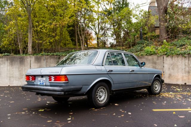 1982 Mercedes-Benz 300-Series turbodiesel - photo 5