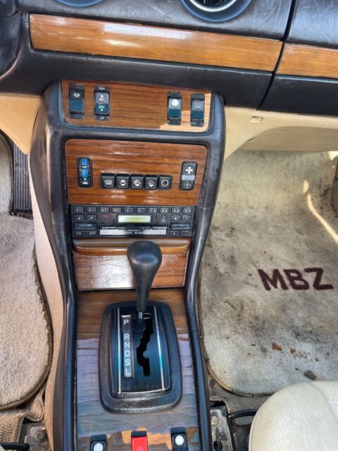 1982 Mercedes-Benz 300-Series - photo 13