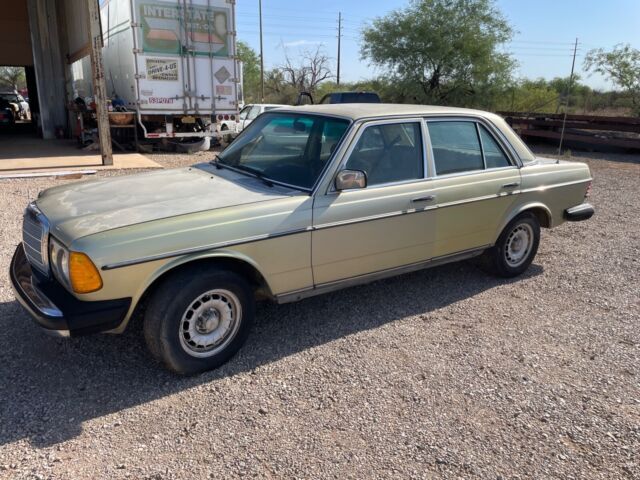 1982 Mercedes-Benz 300-Series - photo 2