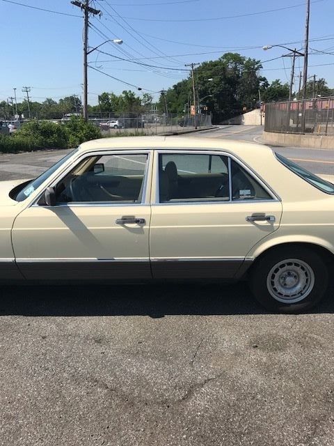 1982 Mercedes-Benz 300-Series tan - photo 8