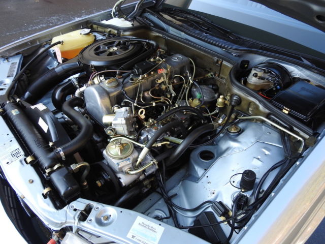 1982 Mercedes-Benz 300-Series Base Sedan 4-Door - photo 12