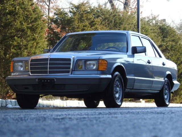 1982 Mercedes-Benz 300-Series Base Sedan 4-Door - photo 2