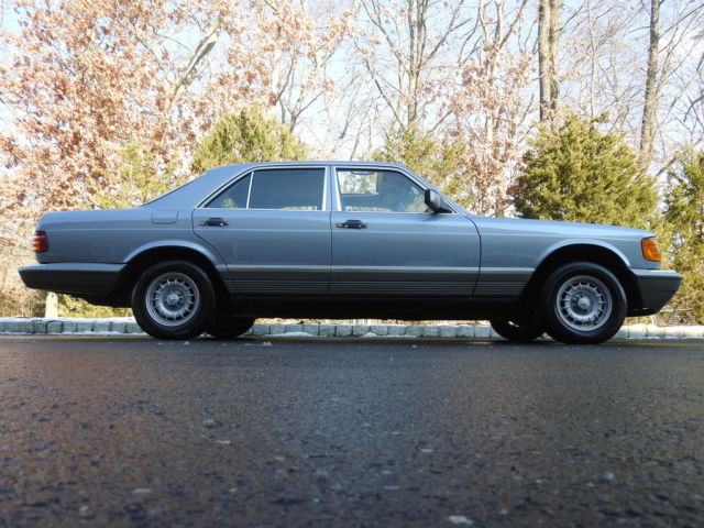 1982 Mercedes-Benz 300-Series Base Sedan 4-Door - photo 3