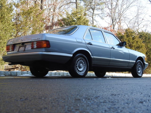 1982 Mercedes-Benz 300-Series Base Sedan 4-Door - photo 5