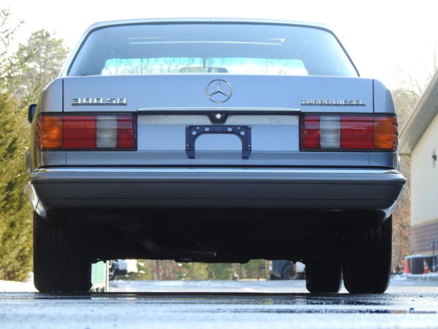1982 Mercedes-Benz 300-Series Base Sedan 4-Door - photo 7