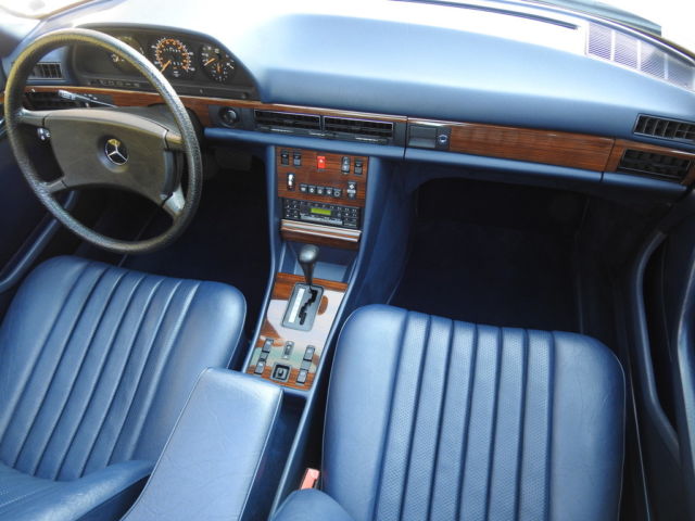 1982 Mercedes-Benz 300-Series Base Sedan 4-Door - photo 9