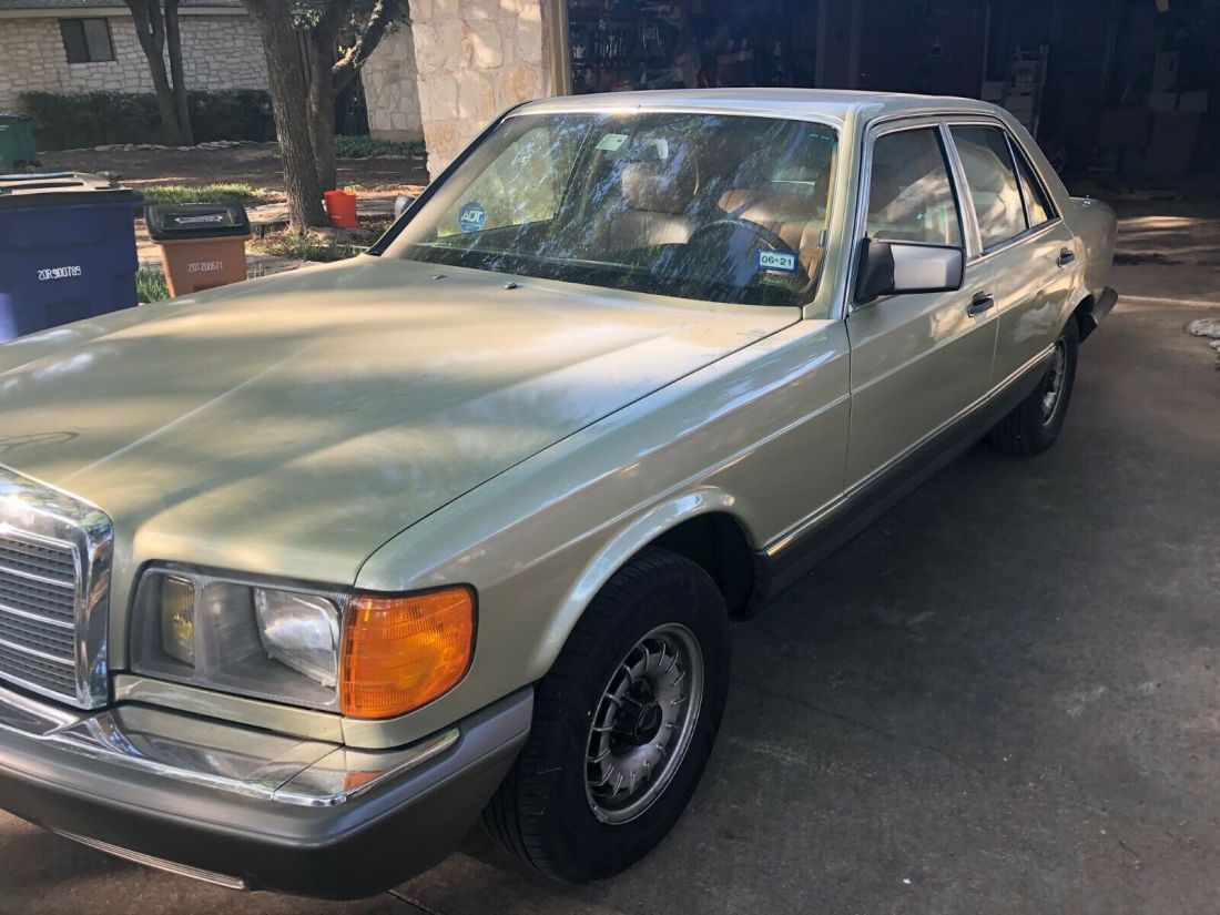 1982 Mercedes-Benz 300-Series - photo 2
