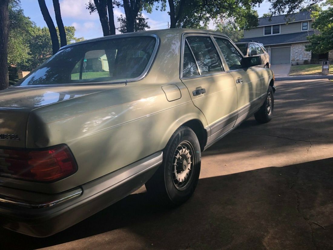 1982 Mercedes-Benz 300-Series - photo 3