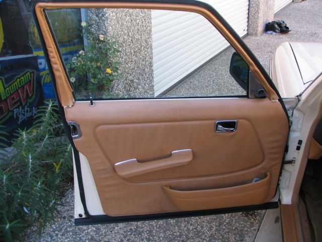 1982 Mercedes-Benz 300-Series Base Wagon 4-Door - photo 13