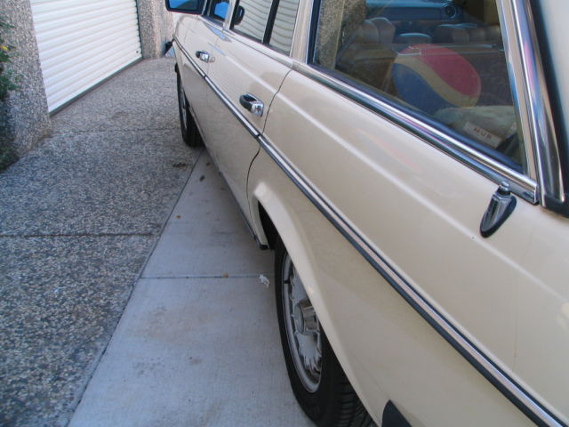 1982 Mercedes-Benz 300-Series Base Wagon 4-Door - photo 5
