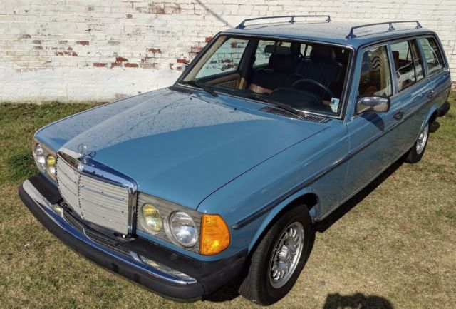 1982 Mercedes Benz 300TD Diesel Station Wagon, China Blue, 3rd row seat 1982 Mercedes-Benz 300-Series