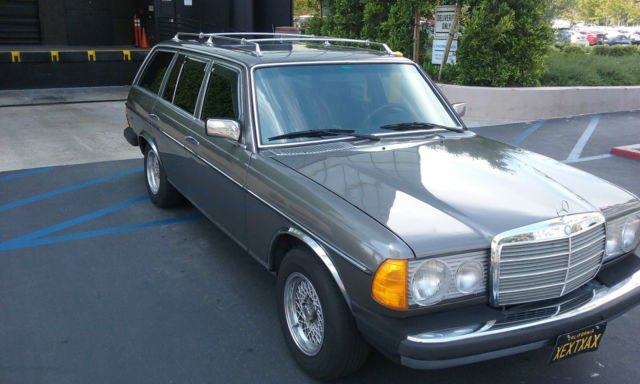 1982 Mercedes-Benz 300-Series